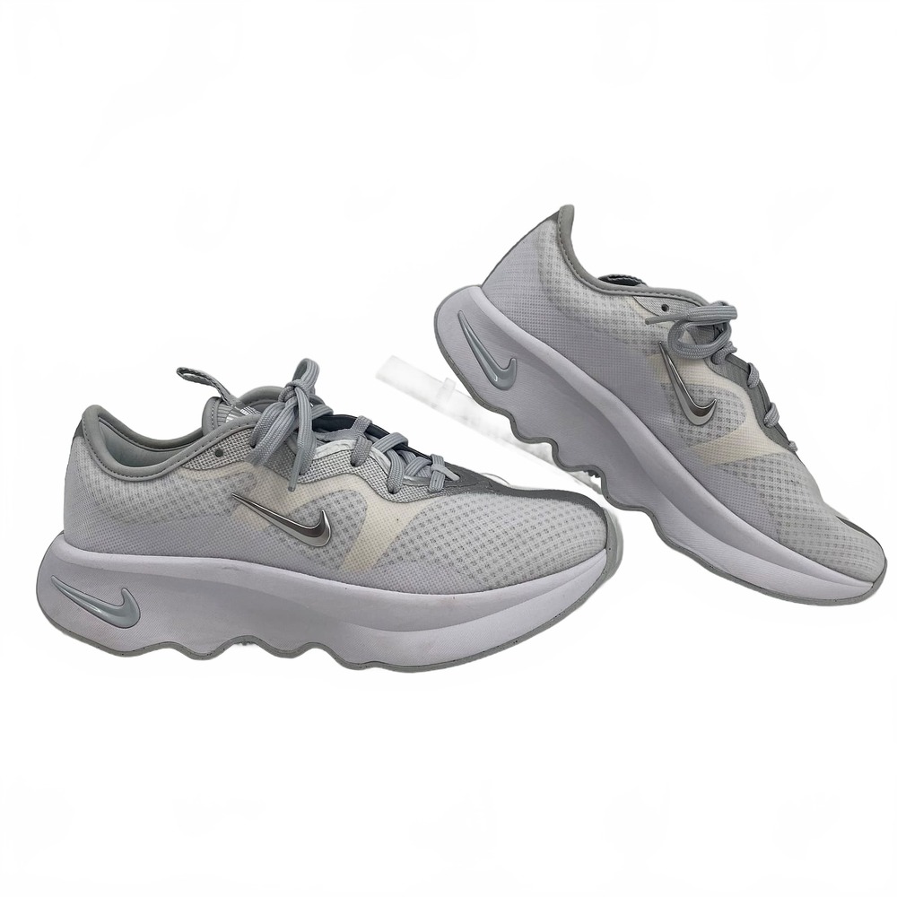 Nike White Silver Motiva 2 Sneakers | Women’s Size 6